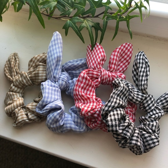 Urban Outfitters Accessories - Urban Outfitters Gingham 4 Scrunchie Set